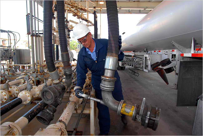 IkonMidstreamRefineryTruckerFillsTanker